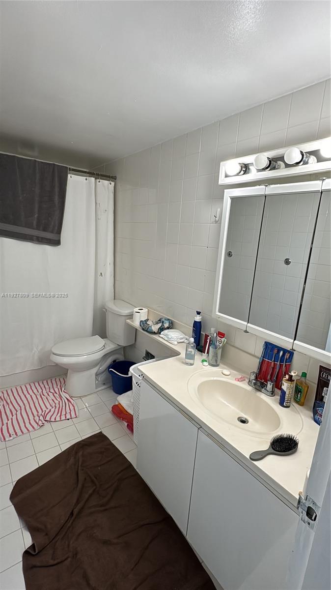 905 Brickell Bay Dr #1530 Miami, FL 33131