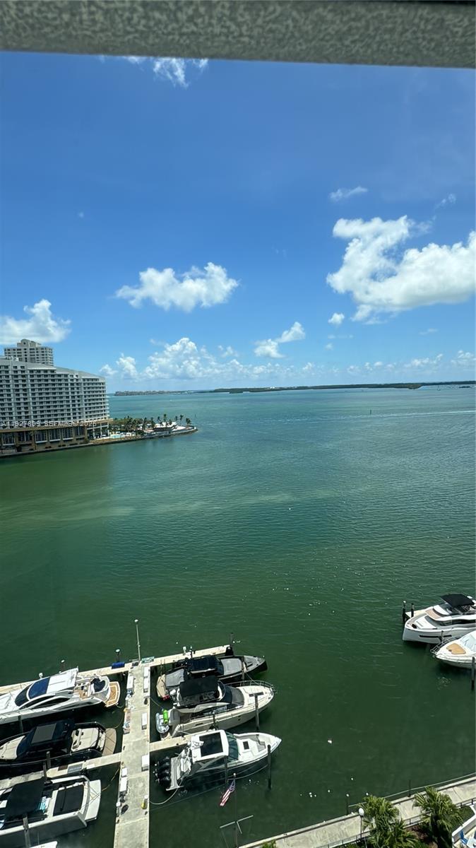 905 Brickell Bay Dr #1530 Miami, FL 33131