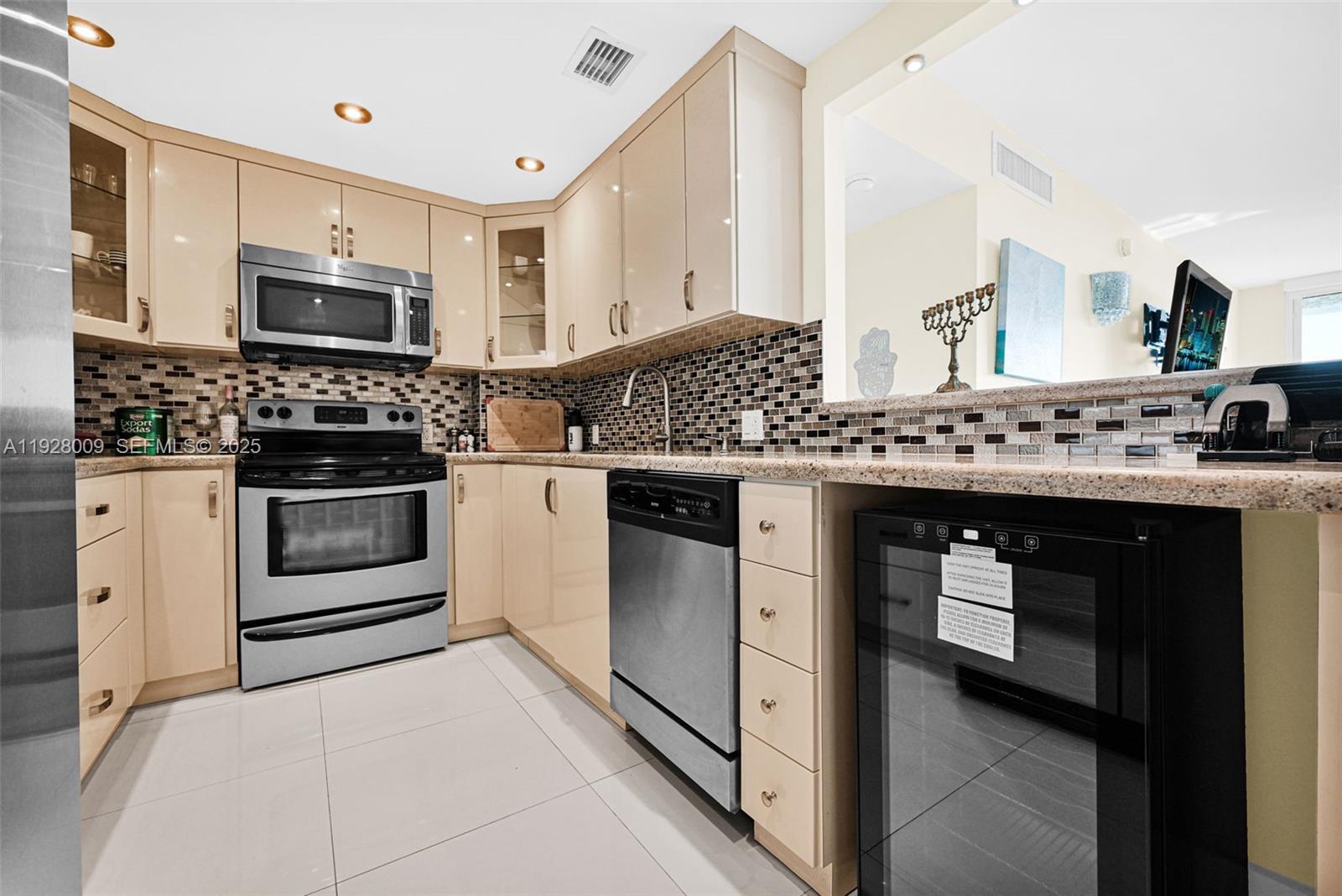 image Arlen House East9