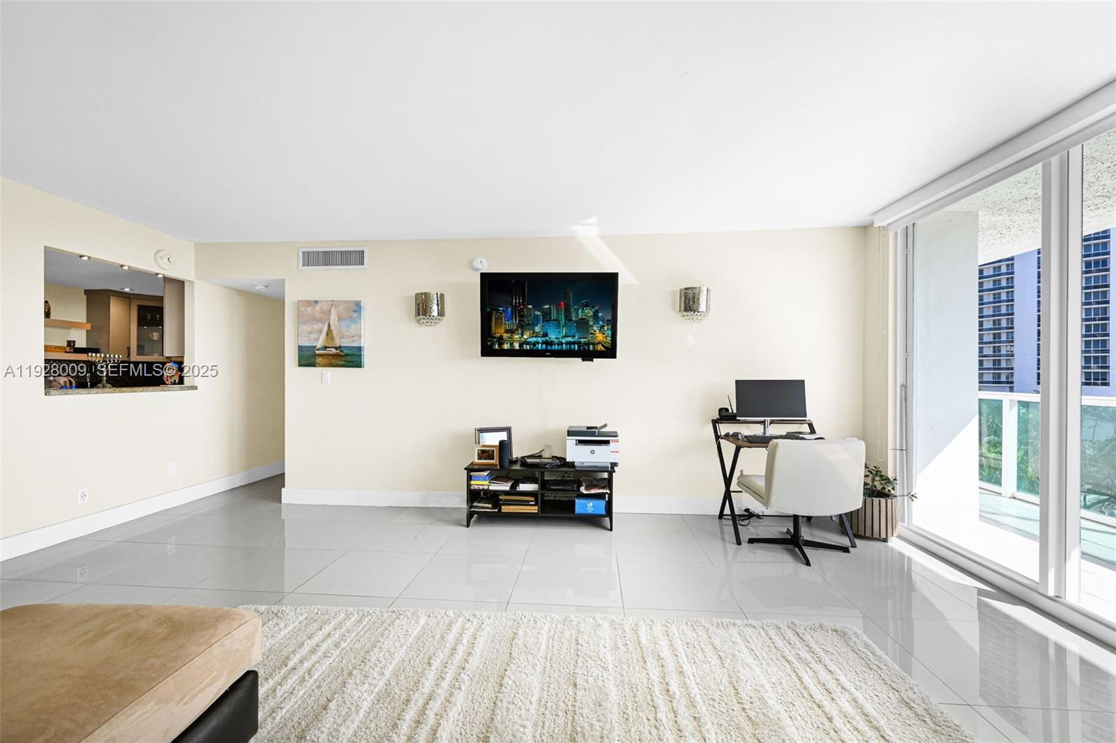 image Arlen House East25