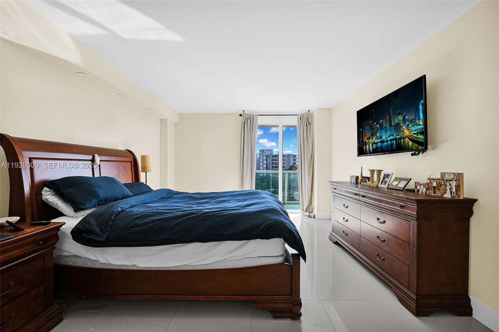 image Arlen House East28