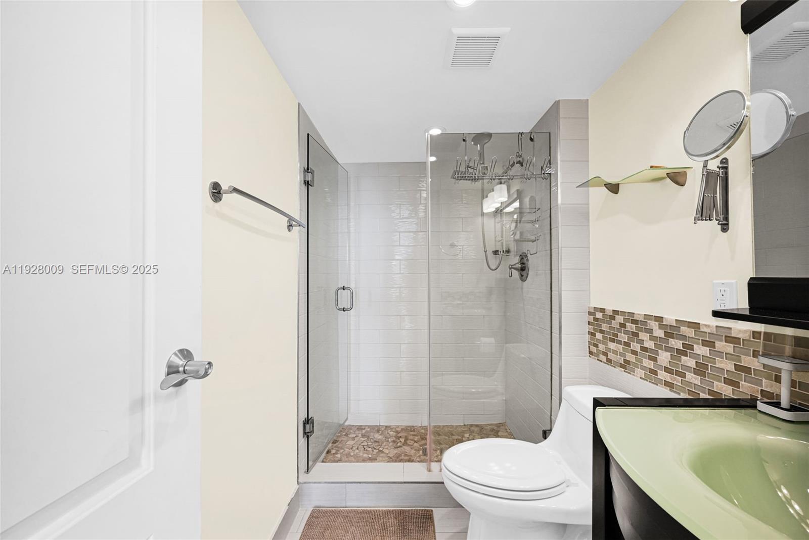 image Arlen House East40