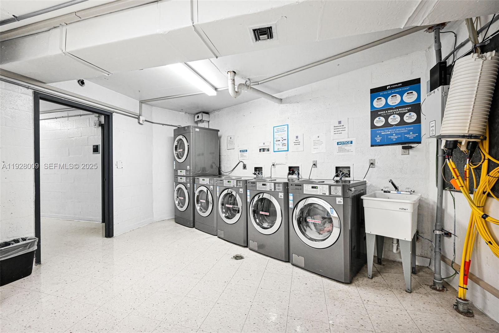 image Arlen House East44