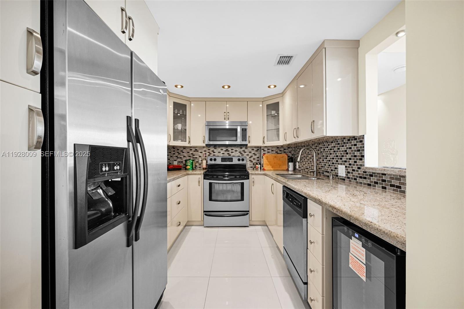 image Arlen House East7