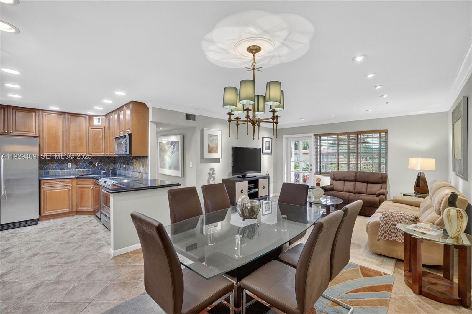 1930 NE 2nd Ave #206L Wilton Manors, FL 33305