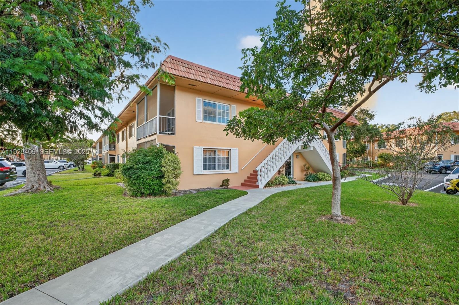 1930 NE 2nd Ave #206L Wilton Manors, FL 33305