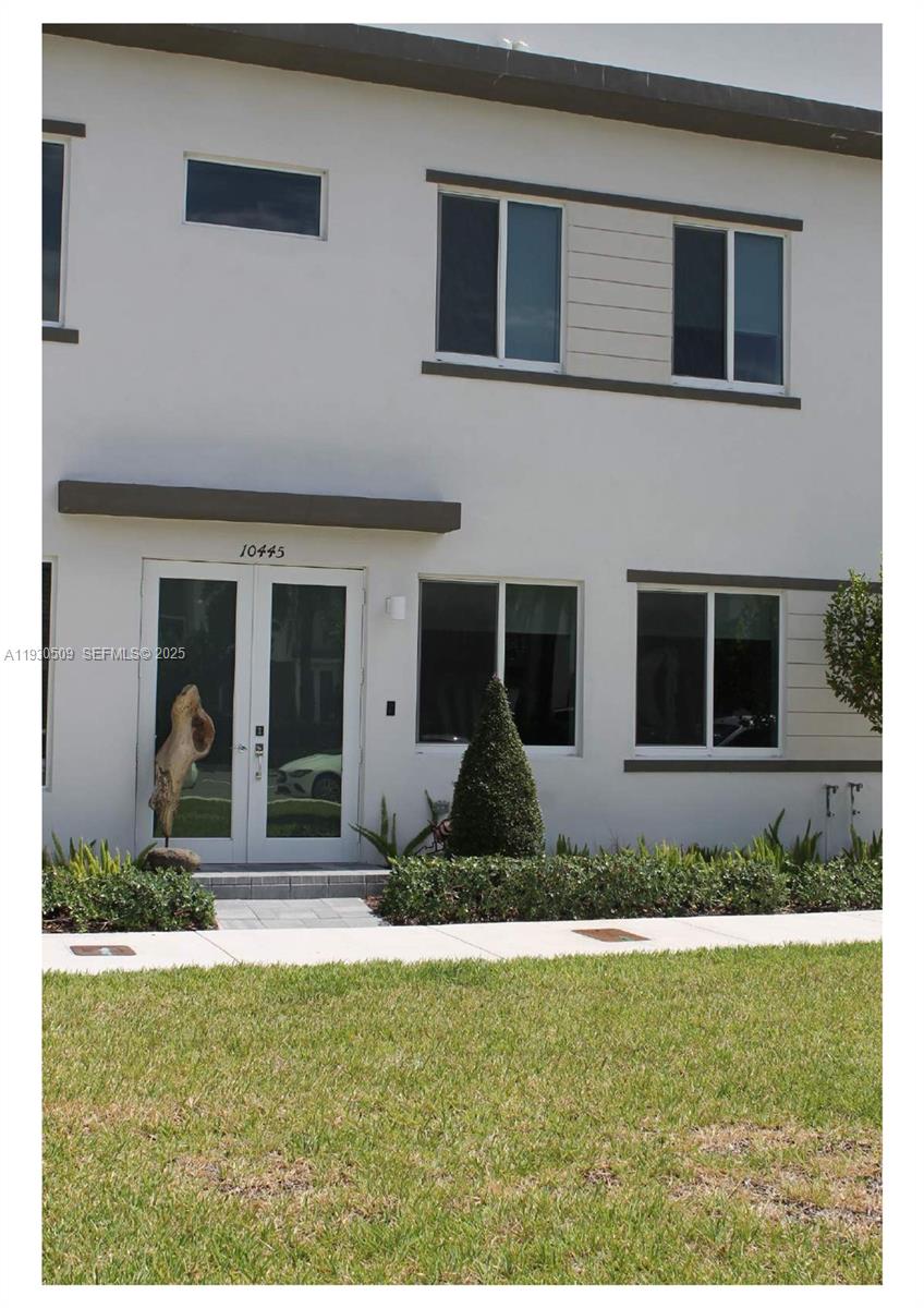 10445 NW 66th St #10445