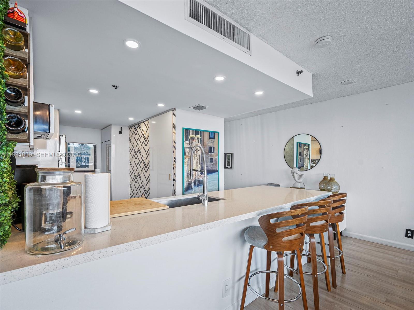 7601 E Treasure Dr #711 North Bay Village, FL 33141