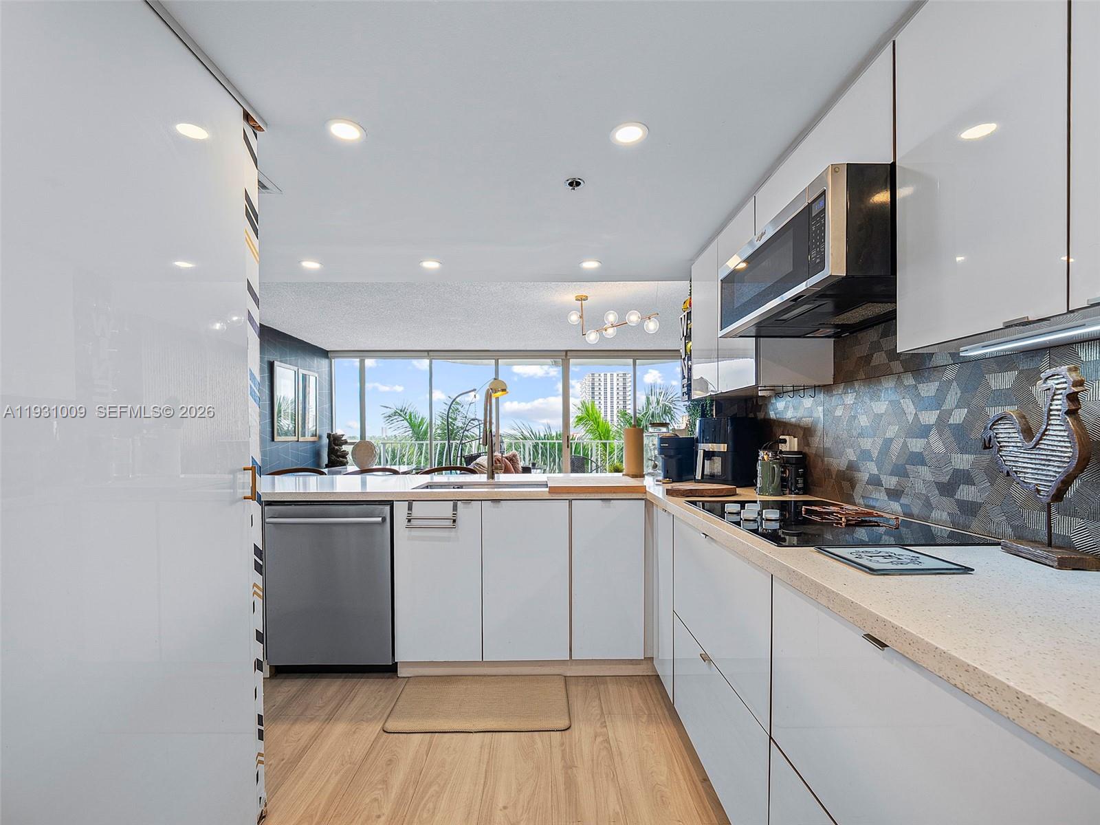 7601 E Treasure Dr #711 North Bay Village, FL 33141