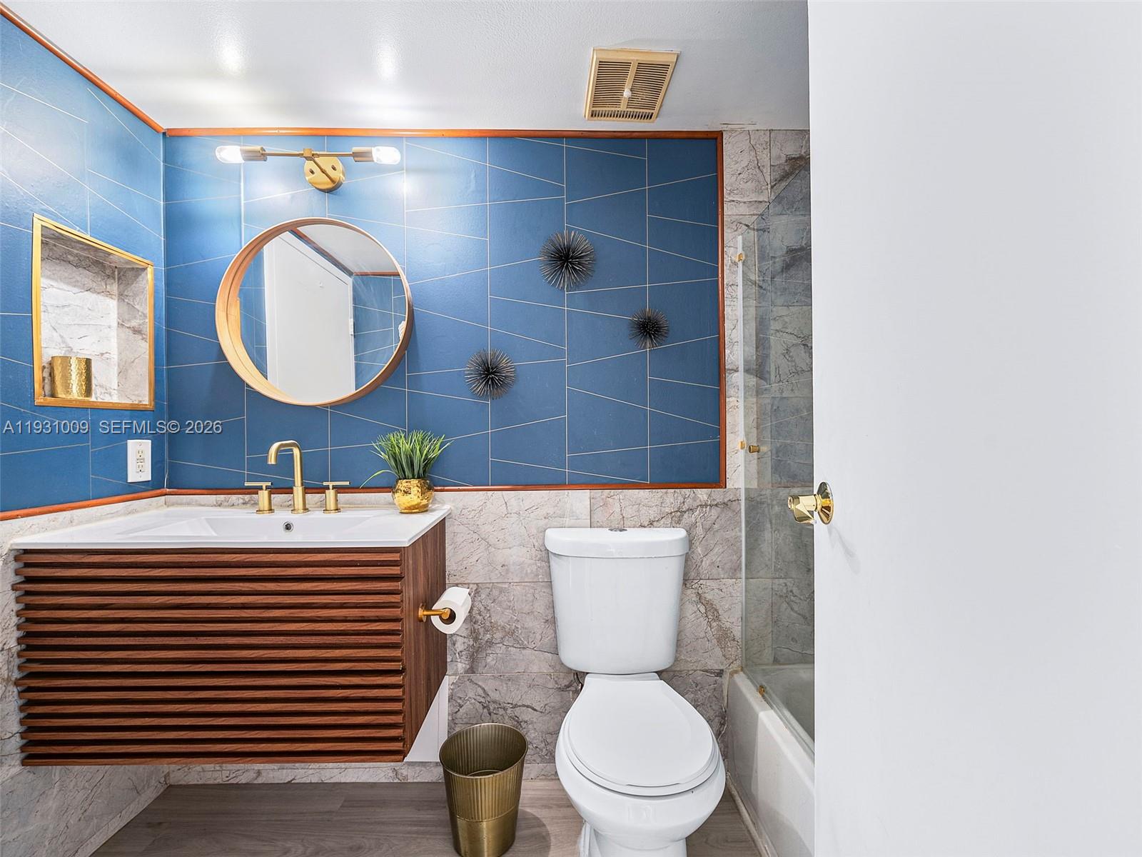 7601 E Treasure Dr #711 North Bay Village, FL 33141