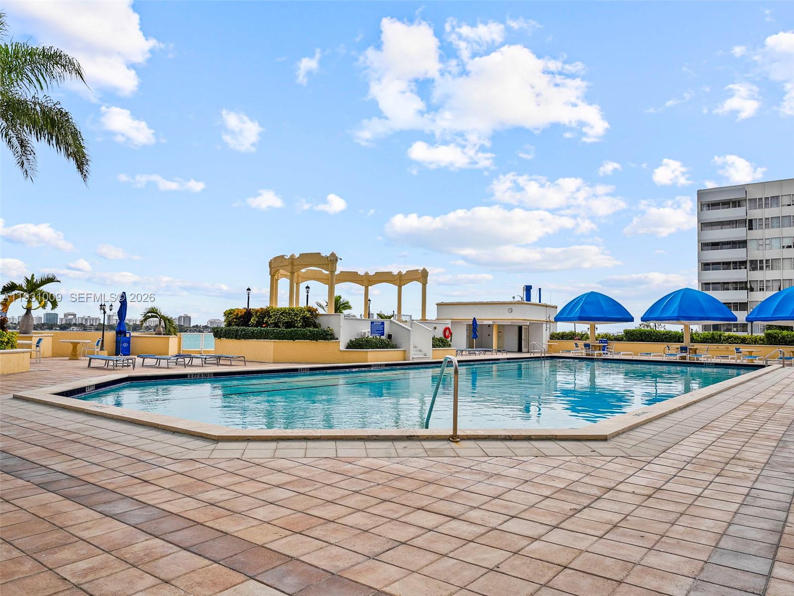 7601 E Treasure Dr #711 North Bay Village, FL 33141