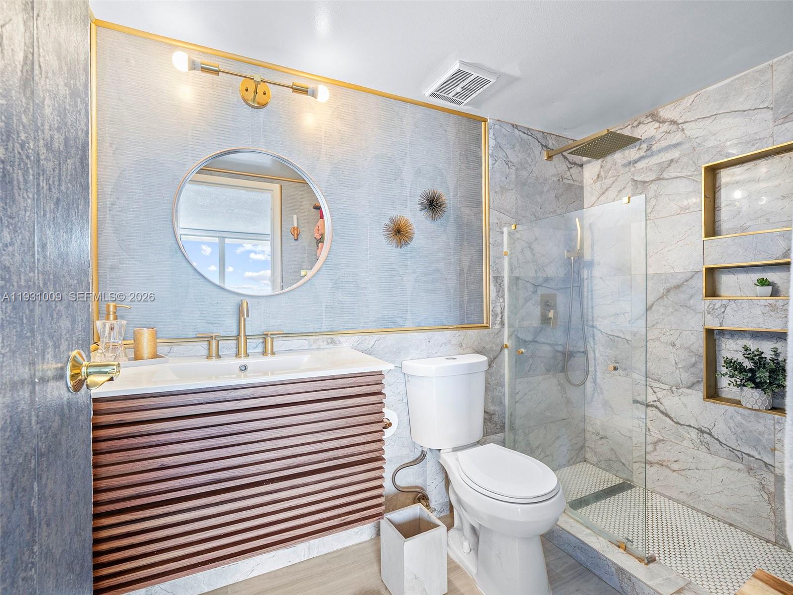 7601 E Treasure Dr #711 North Bay Village, FL 33141