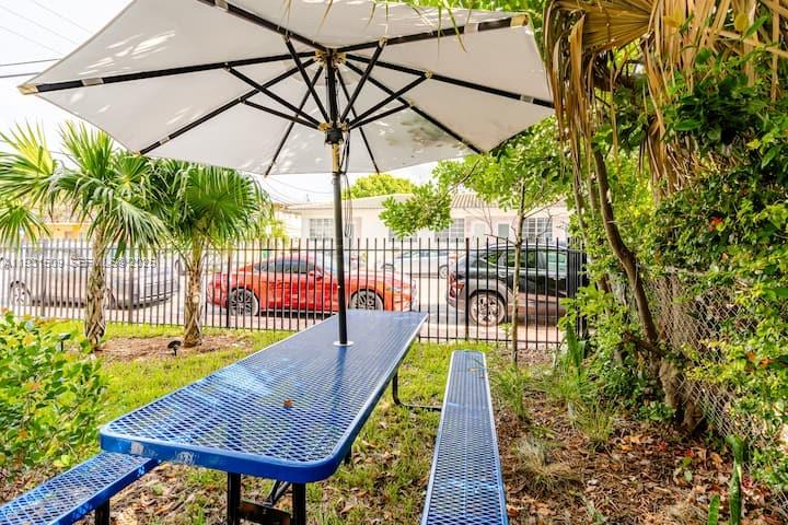 1020 6th St Miami Beach, FL 33139