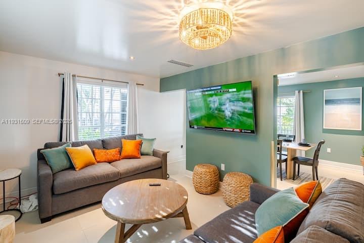 1020 6th St Miami Beach, FL 33139