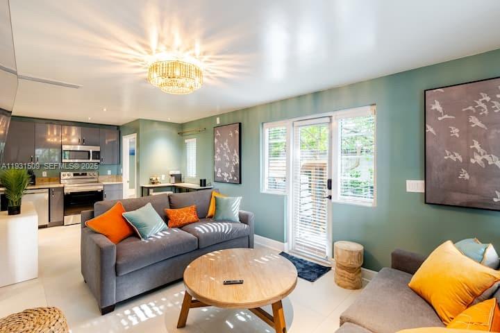 1020 6th St Miami Beach, FL 33139