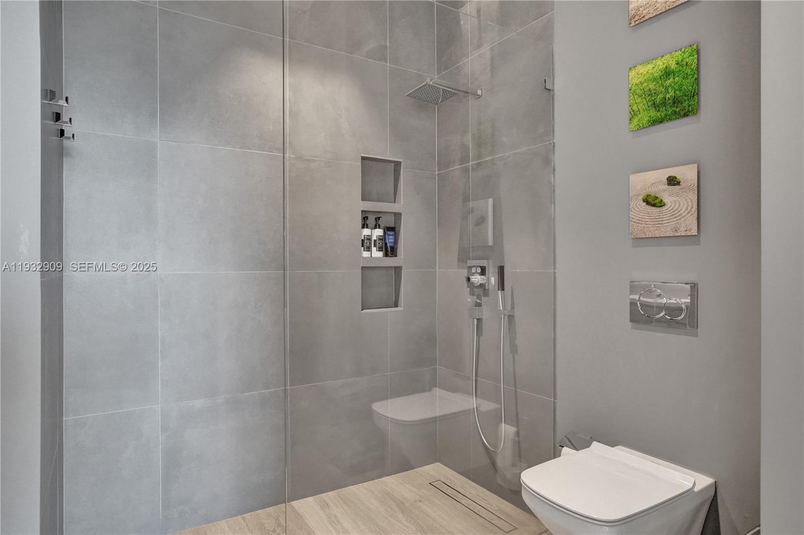 725 NE 22nd St #PH1A Miami, FL 33137