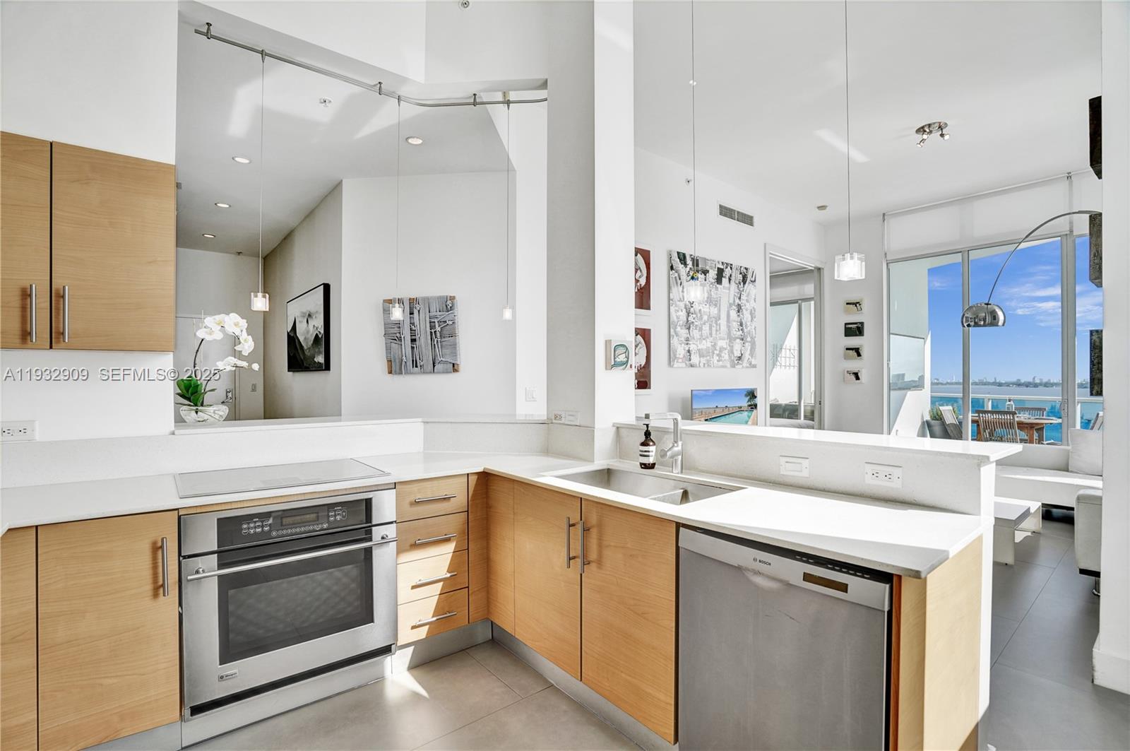 725 NE 22nd St #PH1A Miami, FL 33137