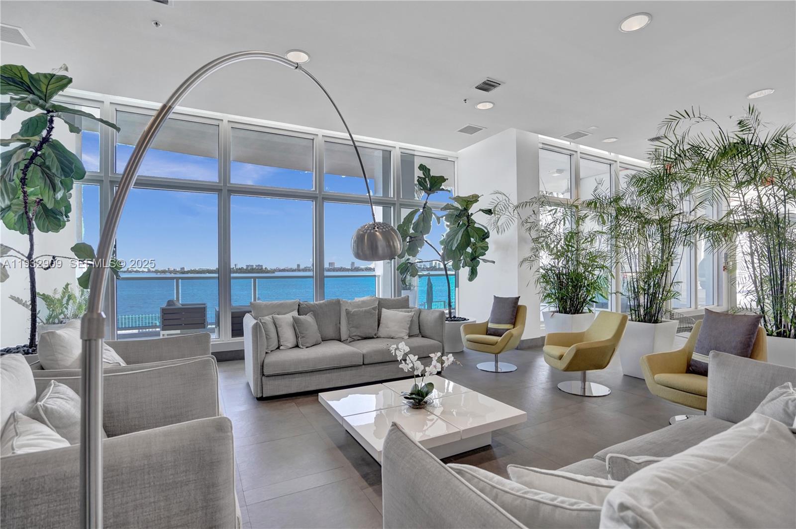 725 NE 22nd St #PH1A Miami, FL 33137