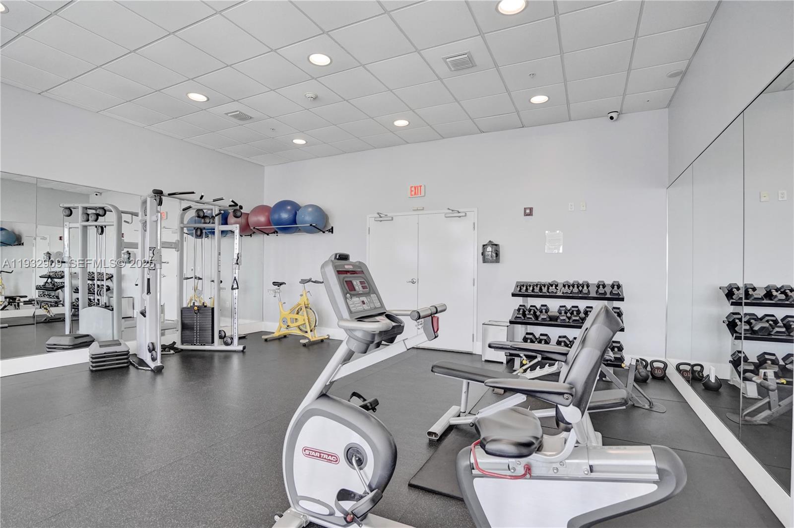 725 NE 22nd St #PH1A Miami, FL 33137