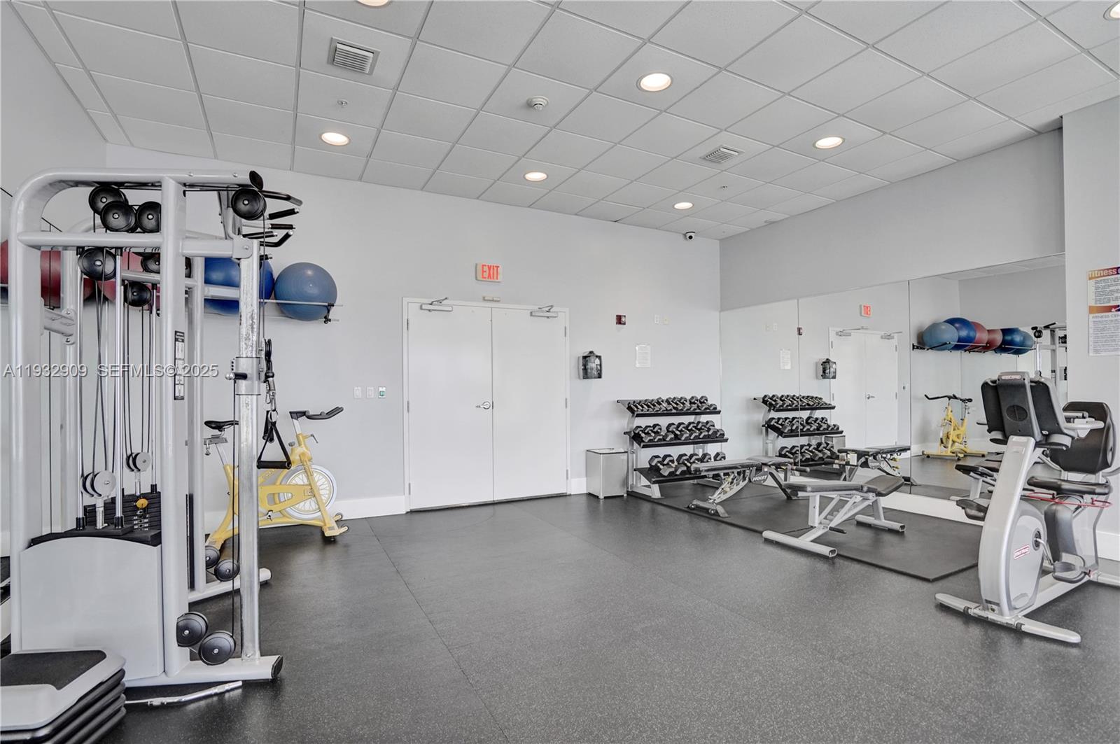 725 NE 22nd St #PH1A Miami, FL 33137