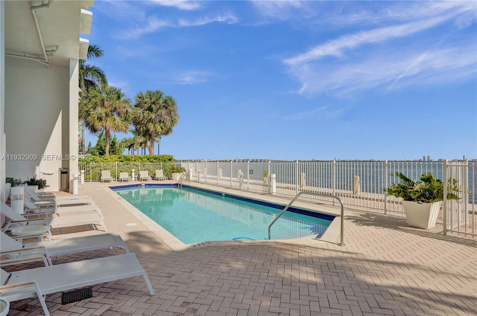 725 NE 22nd St #PH1A Miami, FL 33137