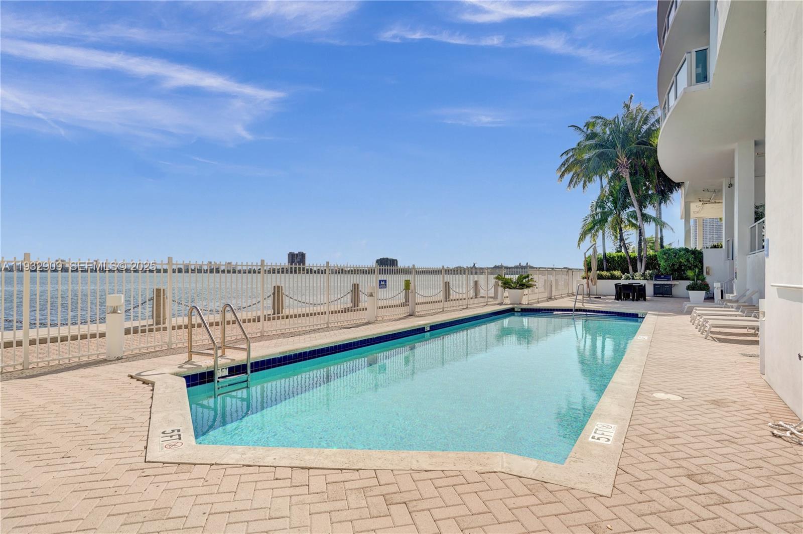 725 NE 22nd St #PH1A Miami, FL 33137