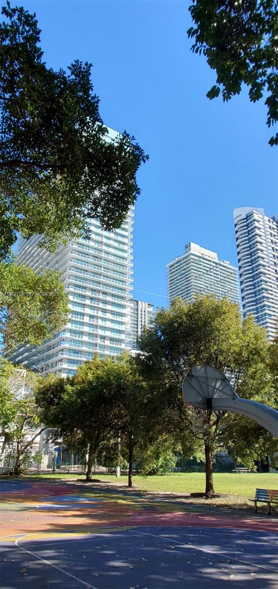 image Axis on Brickell South22