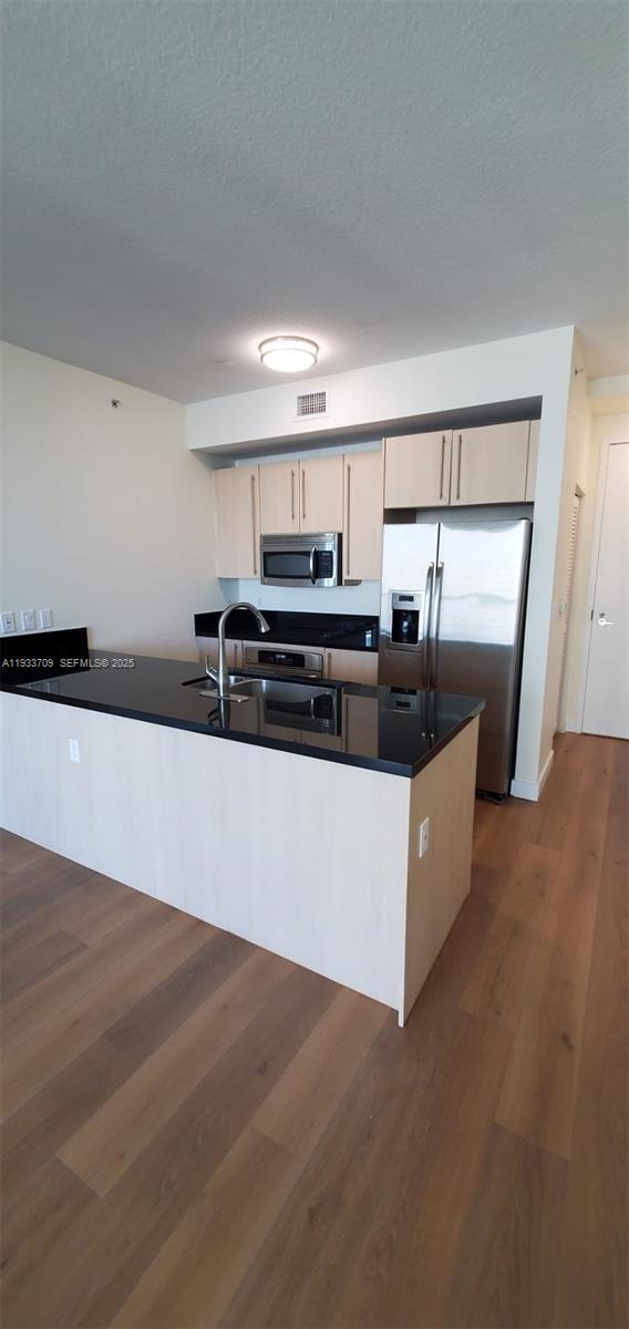 image Axis on Brickell South2