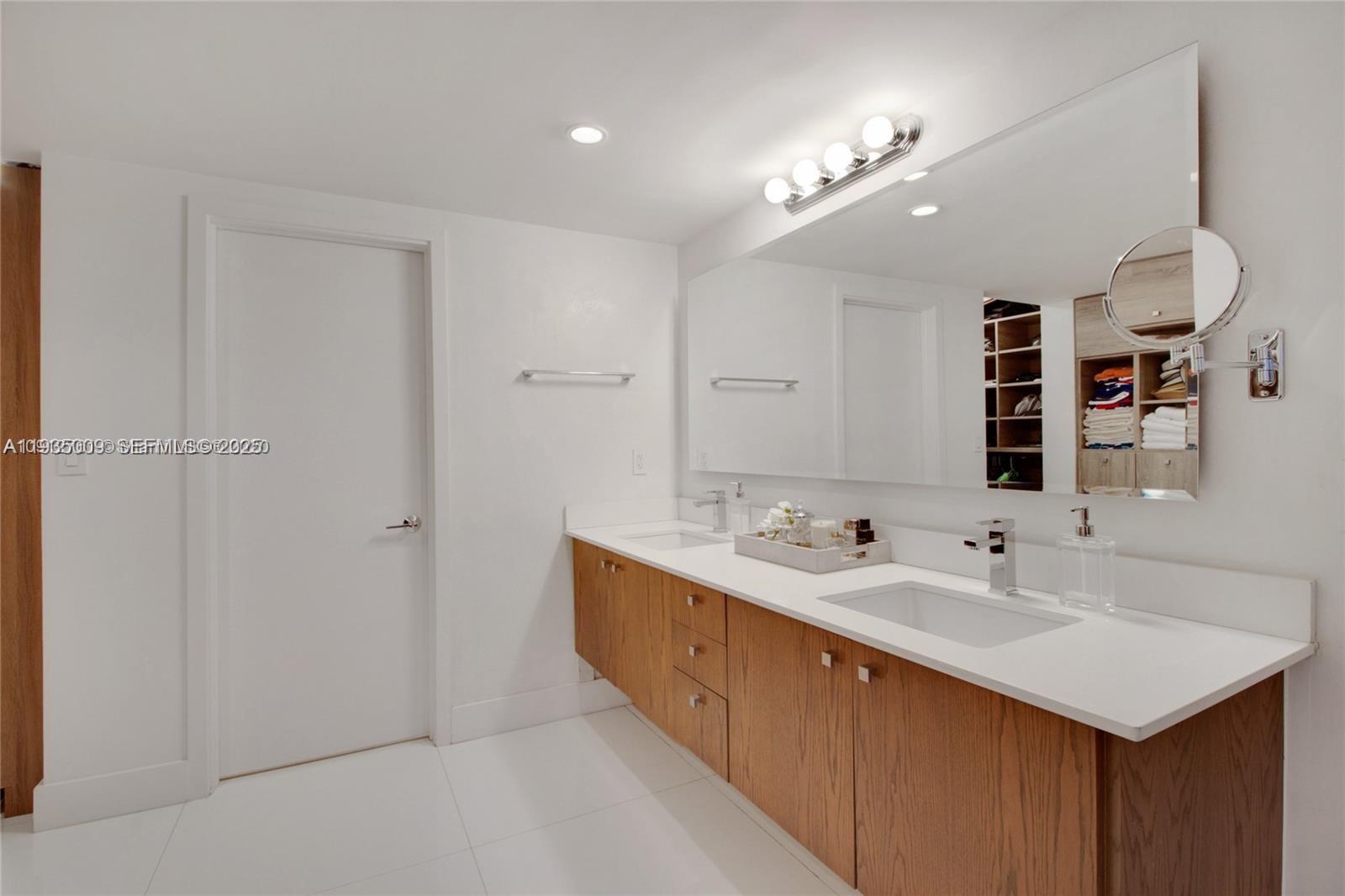 image Commodore Club West6