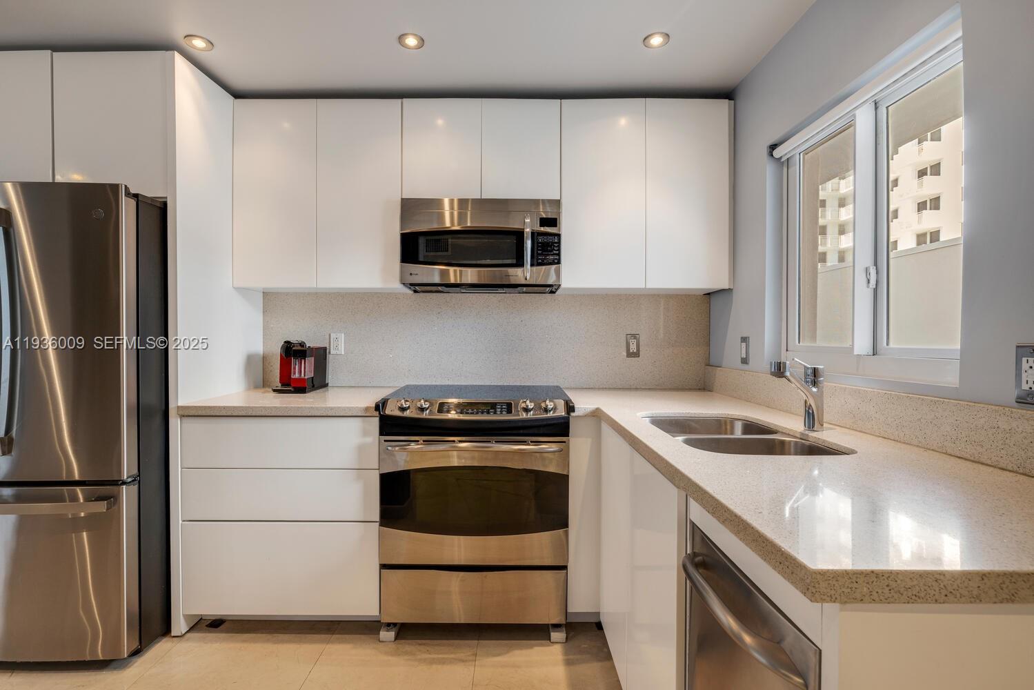 325 Ocean Dr #409 Miami Beach, FL 33139