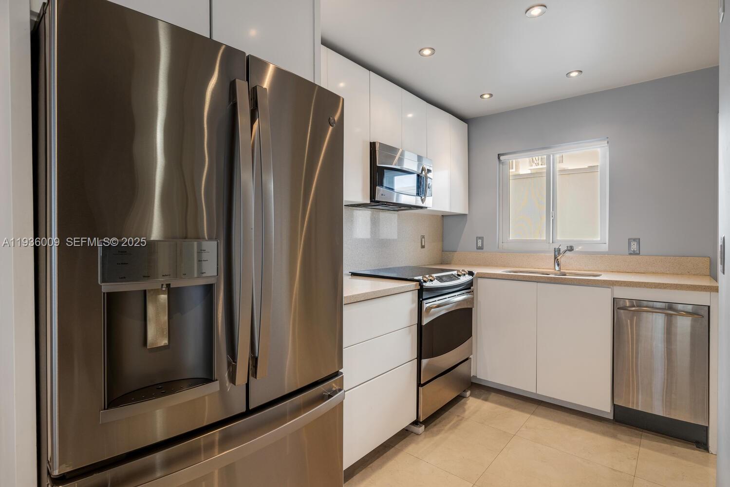 325 Ocean Dr #409 Miami Beach, FL 33139