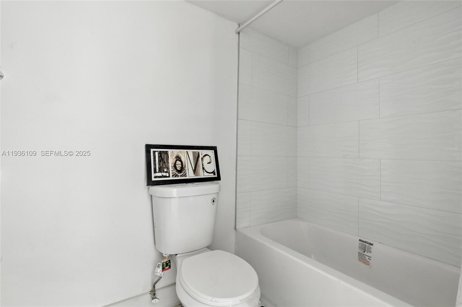 4165 SW 66th Ter #109 Davie, FL 33314