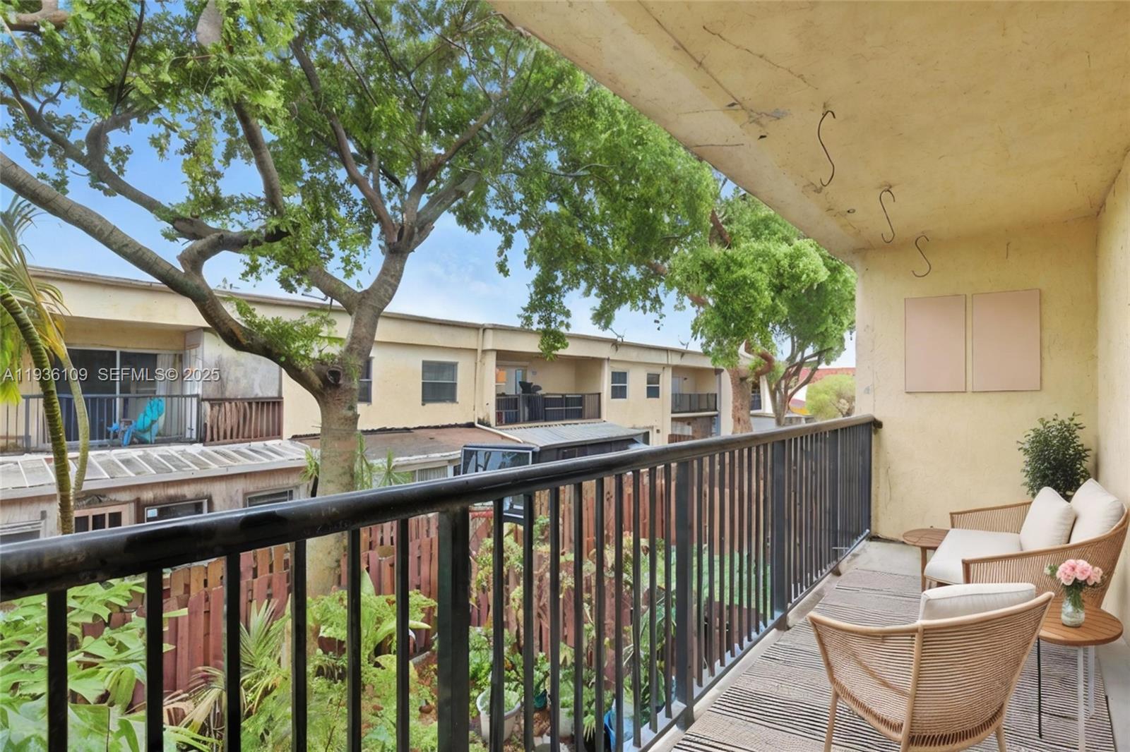 4165 SW 66th Ter #109 Davie, FL 33314