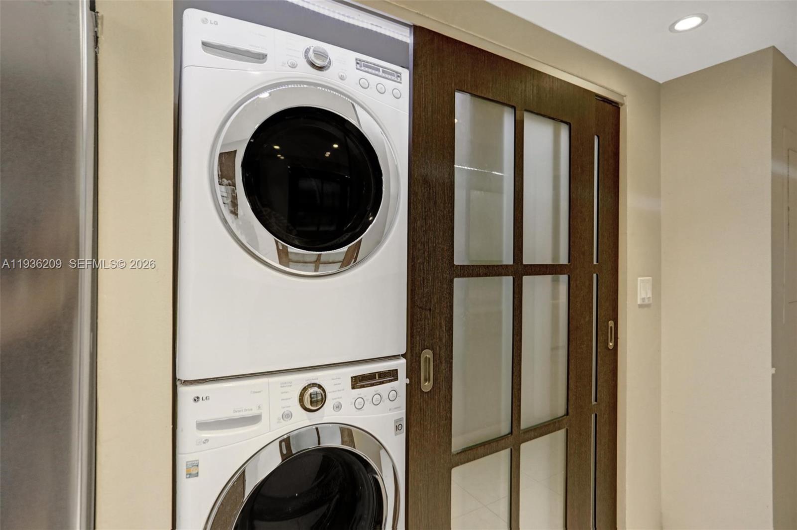 image Hamptons West Condo24