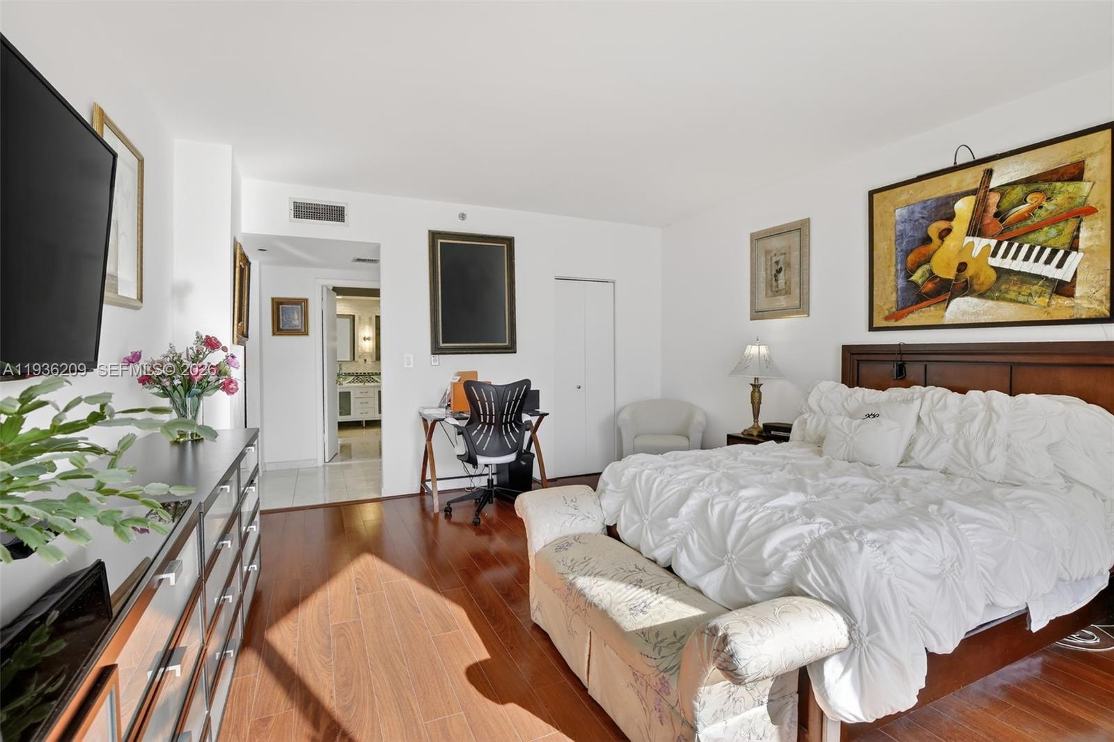 image Hamptons West Condo30