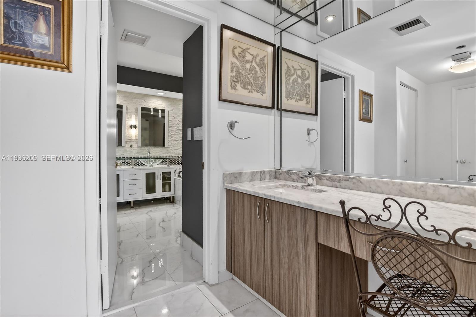 image Hamptons West Condo33