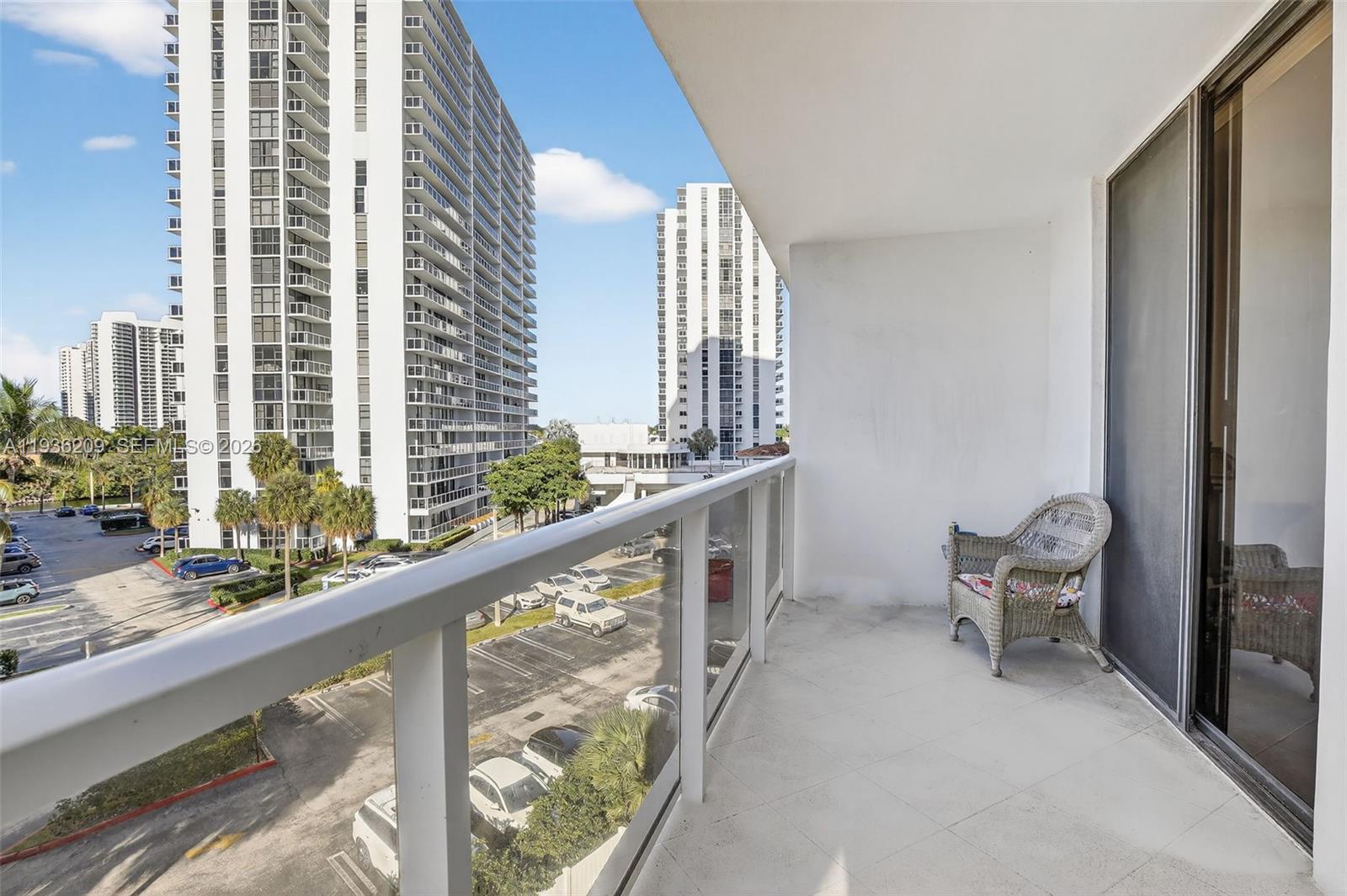 image Hamptons West Condo44