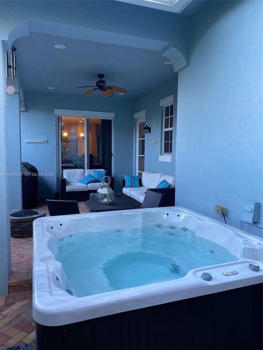 184 W Bay Cedar Cir Jupiter, FL 33458