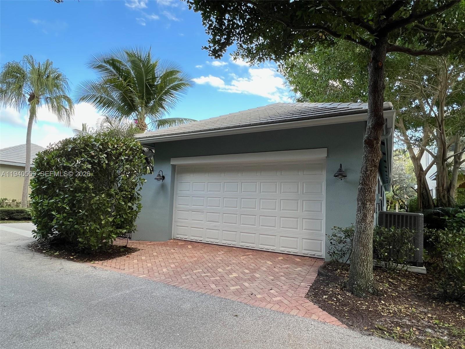 184 W Bay Cedar Cir Jupiter, FL 33458