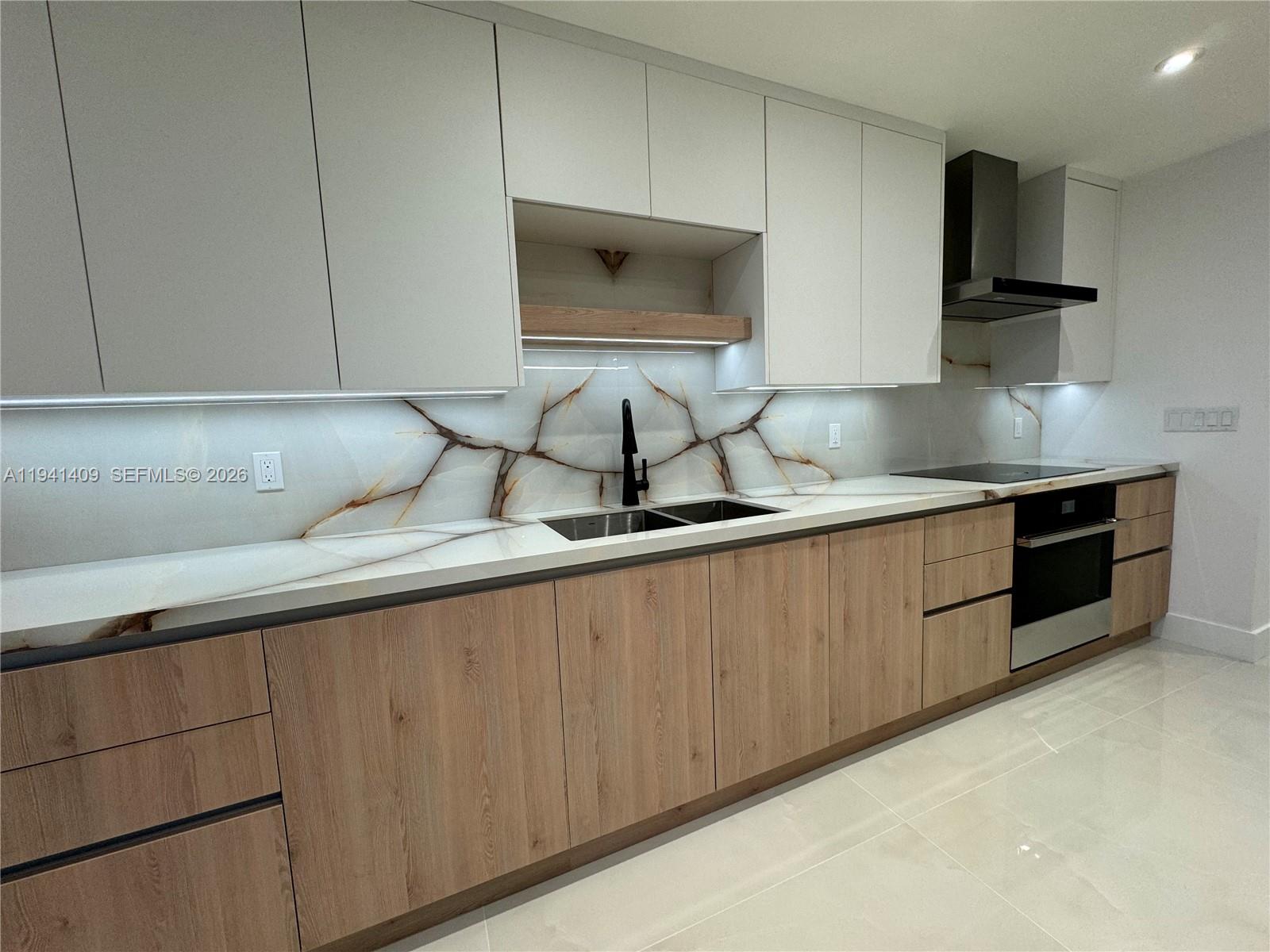 Undisclosed Address Miami Beach, FL 33140