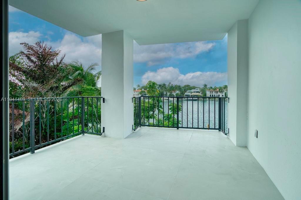 Undisclosed Address Miami Beach, FL 33140