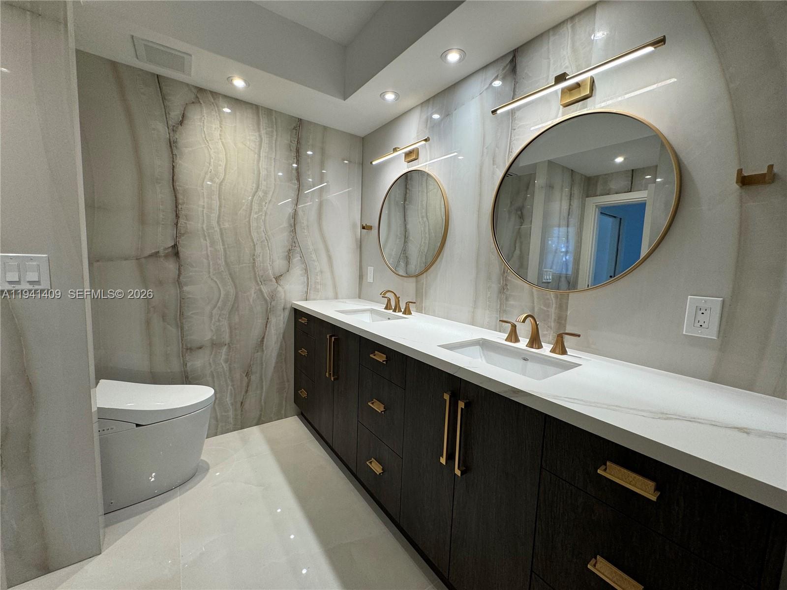 Undisclosed Address Miami Beach, FL 33140