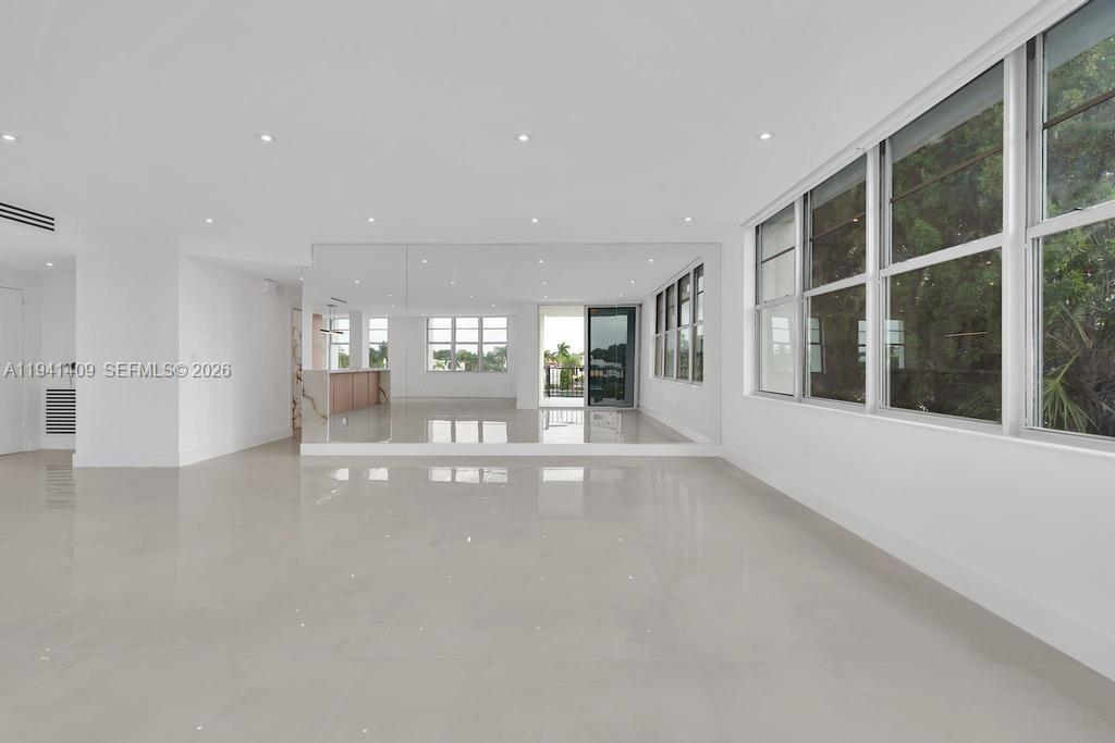 Undisclosed Address Miami Beach, FL 33140