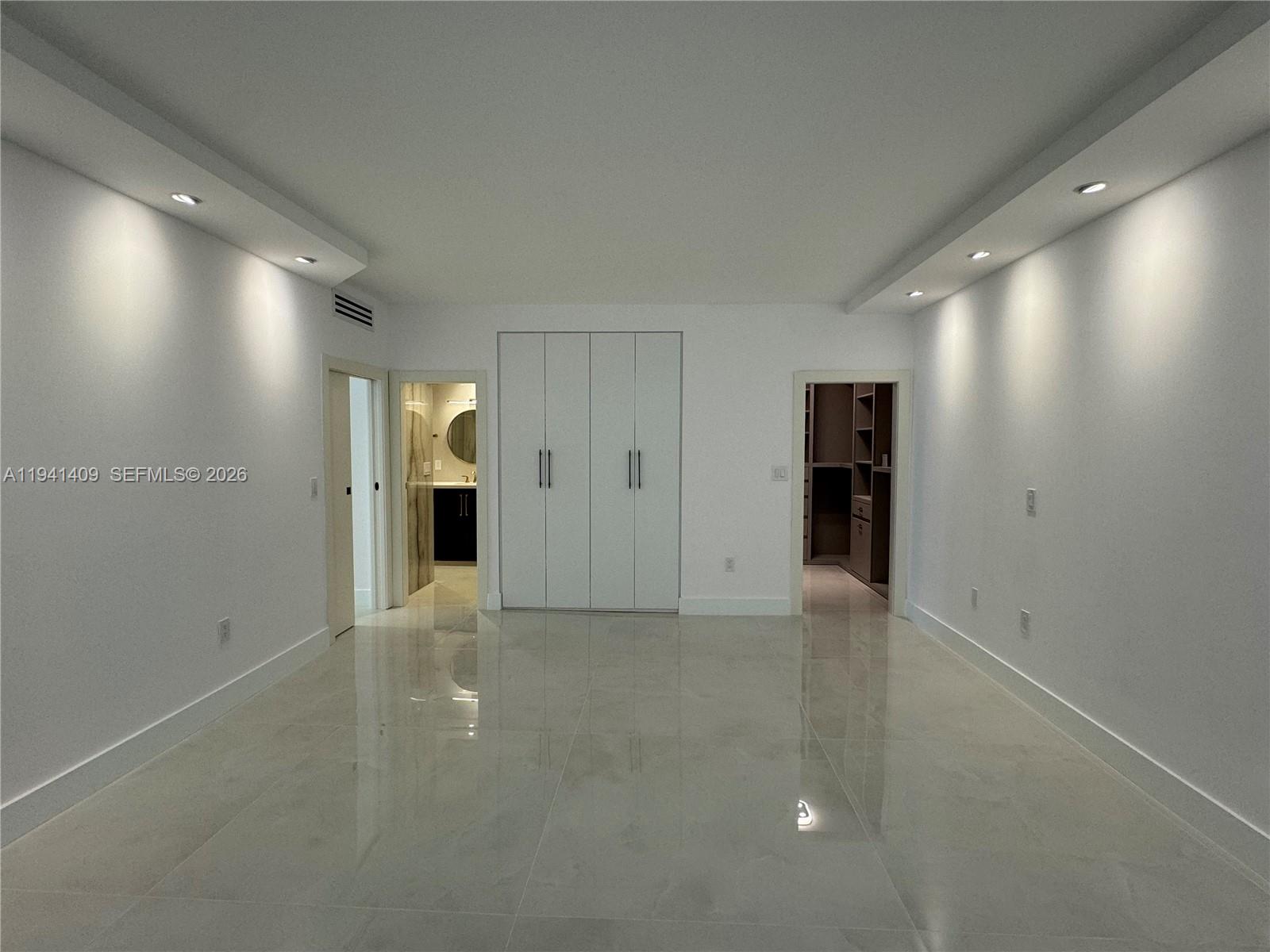 Undisclosed Address Miami Beach, FL 33140