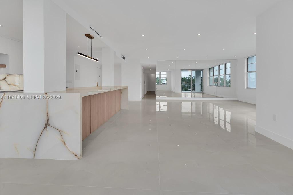 Undisclosed Address Miami Beach, FL 33140