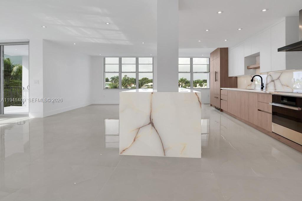 Undisclosed Address Miami Beach, FL 33140