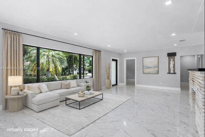 260 NW 86th St El Portal, FL 33150