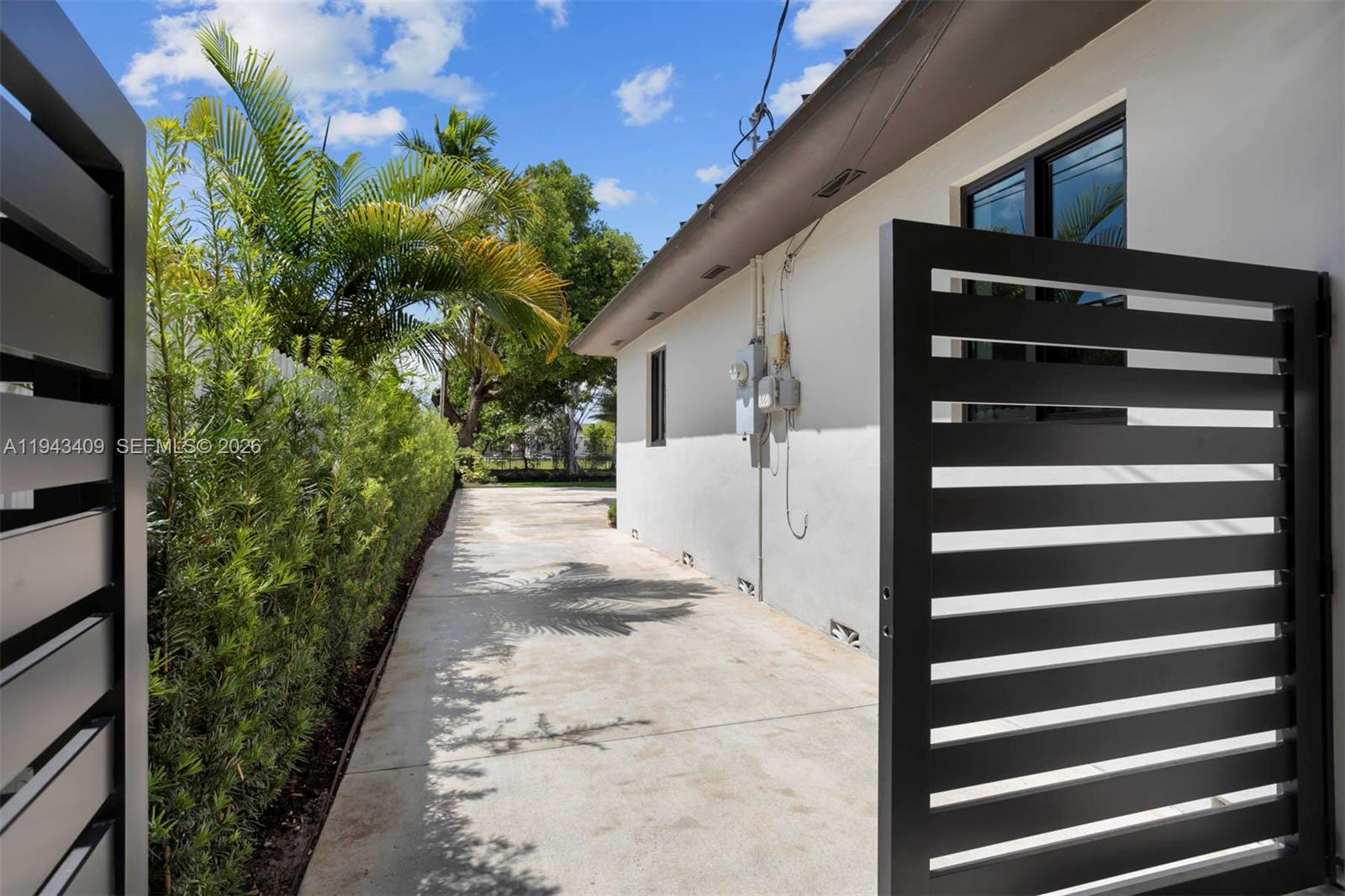 260 NW 86th St El Portal, FL 33150