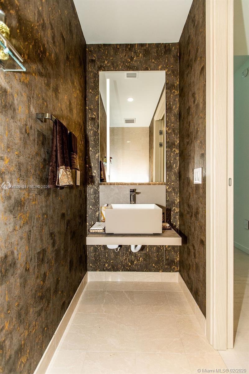 image Brickell Flatiron5