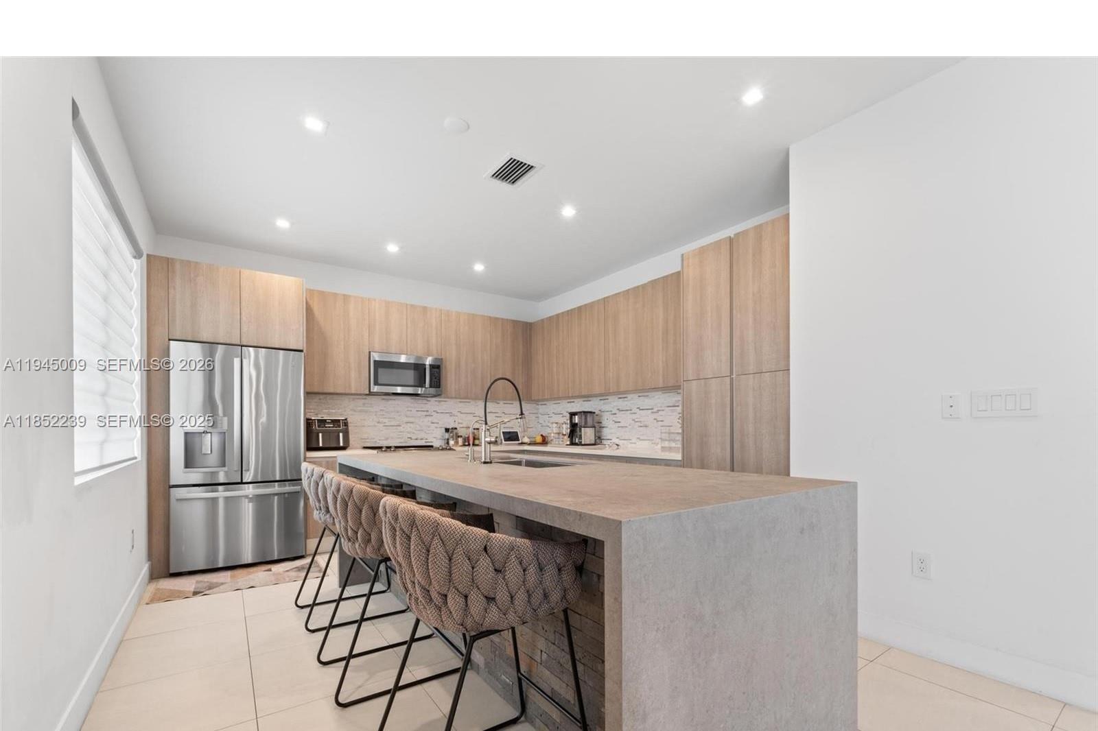 6810 NW 103rd Pl Doral, FL 33178